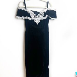 Vintage Steppin' Out Black velvet maxi formal gown off-shoulder size: S